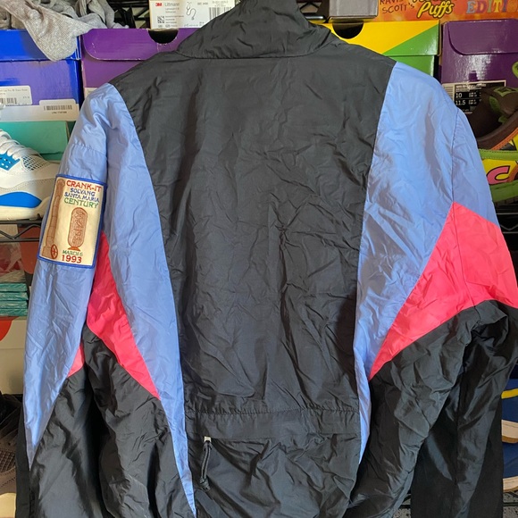 Retro Windbreaker - Picture 5 of 6